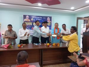 27 उत्कृष्ट मत्स्य कृषकों को उत्पादकता बोनस का वितरण