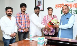  मुख्यमंत्री श्री साय से पर्वतारोही निशु सिंह ने की सौजन्य मुलाकात 