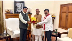  मुख्यमंत्री श्री साय ने केंद्रीय मंत्री डॉ. मनसुख मंडाविया से रोजगार सृजन, श्रमिक कल्याण और खेल सुविधाओं पर की चर्चा