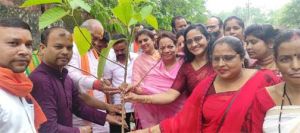 विधायक ललित व महापौर शशि ने तालपुरी में किया पौधरोपण विधायक ललित व महापौर शशि ने तालपुरी में किया पौधरोपण