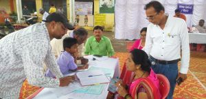 निगम क्षेत्र में जनसमस्या पखवाड़ा शिविर में आवास योजना के फार्म भी उपलब्ध निगम क्षेत्र में जनसमस्या पखवाड़ा शिविर में आवास योजना के फार्म भी उपलब्ध