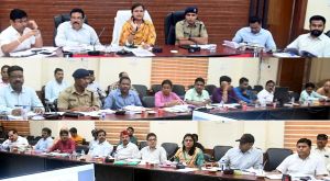 कलेक्टर ऋचा प्रकाश चौधरी ने की सड़क सुरक्षा की समीक्षा कलेक्टर ऋचा प्रकाश चौधरी ने की सड़क सुरक्षा की समीक्षा