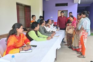 बकाया राशि जमा करने के लिए लगाया गया लोन मेला बकाया राशि जमा करने के लिए लगाया गया लोन मेला