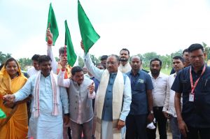  मुख्यमंत्री  ने जल शक्ति अभियान के जागरूकता वाहन को हरी झंडी दिखाकर किया रवाना