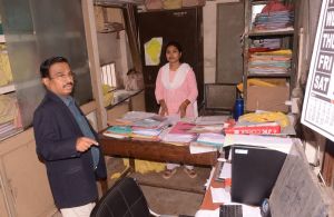 संभागायुक्त कावरे ने किया तीन शासकीय कार्यालयों का औचक निरीक्षण संभागायुक्त कावरे ने किया तीन शासकीय कार्यालयों का औचक निरीक्षण