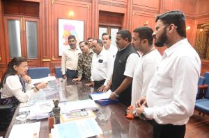 सर्वे रिपोर्ट में नाम छूट जाने के कारण नही मिल पाया पट्टा, आवेदक ने कलेक्टर से लगाई गुहार सर्वे रिपोर्ट में नाम छूट जाने के कारण नही मिल पाया पट्टा, आवेदक ने कलेक्टर से लगाई गुहार