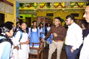 कलेक्टर ने किया बैगा आवासीय कन्या परिसर का निरीक्षण कलेक्टर ने किया बैगा आवासीय कन्या परिसर का निरीक्षण