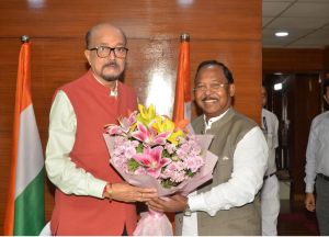 कृषि मंत्री नेताम ने राज्यपाल रमेन डेका से दिल्ली में की सौजन्य मुलाकात कृषि मंत्री नेताम ने राज्यपाल रमेन डेका से दिल्ली में की सौजन्य मुलाकात