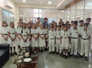 आरटीई के तहत शिक्षा प्राप्त कर रहे बच्चों से मिले पुलिस अधीक्षक आरटीई के तहत शिक्षा प्राप्त कर रहे बच्चों से मिले पुलिस अधीक्षक