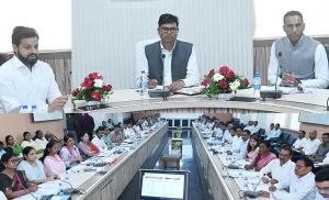 वाणिज्यकर मंत्री ओ.पी. चौधरी ने ली विभागीय अधिकारियों की समीक्षा बैठक 