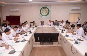 संभागायुक्त श्री कावरे व पुलिस महानिरीक्षक श्री मिश्रा ने ली सड़क सुरक्षा समिति की बैठक संभागायुक्त श्री कावरे व पुलिस महानिरीक्षक श्री मिश्रा ने ली सड़क सुरक्षा समिति की बैठक