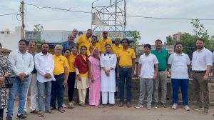 कलेक्टर ने ग्राम कोल्हिापुरी में किया पौधरोपण कलेक्टर ने ग्राम कोल्हिापुरी में किया पौधरोपण