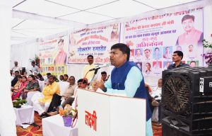 जीवन में आगे बढ़ने के लिए शिक्षा के साथ-साथ संस्कार भी आवश्यक है: मंत्री श्री कश्यप जीवन में आगे बढ़ने के लिए शिक्षा के साथ-साथ संस्कार भी आवश्यक है: मंत्री श्री कश्यप