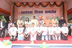 स्वतंत्रता दिवस के अवसर पर 113 अधिकारी/कर्मचारी सम्मानित स्वतंत्रता दिवस के अवसर पर 113 अधिकारी/कर्मचारी सम्मानित