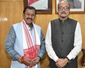 राज्यपाल श्री रमेन डेका से सांसद श्री बघेल ने सौजन्य मुलाकात की