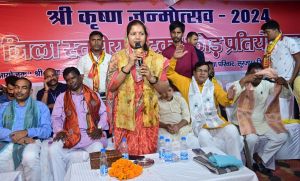  कृष्ण जन्माष्टमी कार्यक्रम में शामिल हुई मंत्री लक्ष्मी राजवाड़े