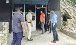 तंबाखू, गुटखा सहित अन्य सामग्री जब्त