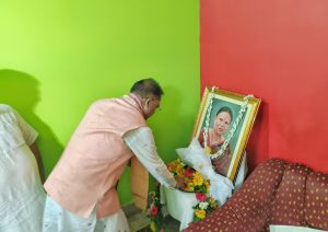 मुख्यमंत्री श्री विष्णुदेव साय ने स्वर्गीय श्रीमती झिंगिया उरांव को श्रद्धांजलि अर्पित की