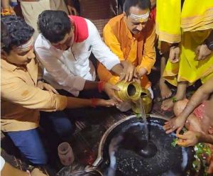 उपमुख्यमंत्री विजय शर्मा ने बाबा बैद्यनाथ धाम में की पूजा-अर्चना उपमुख्यमंत्री विजय शर्मा ने बाबा बैद्यनाथ धाम में की पूजा-अर्चना