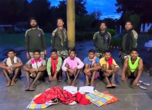  बीजापुर जिले में अलग-अलग थाना क्षेत्र से 13 माओवादी गिरफ्तार