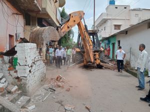 नगर निगम भिलाई द्वारा अवैध अतिक्रमण पर बेदखली की कार्यवाही की गई नगर निगम भिलाई द्वारा अवैध अतिक्रमण पर बेदखली की कार्यवाही की गई