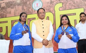 एशियन कप बीच वुडबॉल चैम्पियनशिप में हिस्सा लेकर लौटीं खिलाड़ियों ने जनदर्शन कार्यक्रम में मुख्यमंत्री से मुलाक़ात की एशियन कप बीच वुडबॉल चैम्पियनशिप में हिस्सा लेकर लौटीं खिलाड़ियों ने जनदर्शन कार्यक्रम में मुख्यमंत्री से मुलाक़ात की