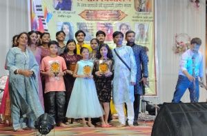 सा रे गा मा पा की संगीत संध्या से झूमा गुढ़ियारी