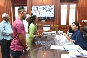 यातायात हो रही बाधित, रूआबांधा साप्ताहिक सब्जी बाजार को हटाने दिया आवेदन यातायात हो रही बाधित, रूआबांधा साप्ताहिक सब्जी बाजार को हटाने दिया आवेदन