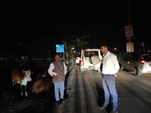 संभागायुक्त कावरे रात में निकले सड़कों पर संभागायुक्त कावरे रात में निकले सड़कों पर