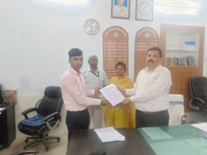 मधुबाला यादव, हिमांशु यादव और अभय राज भगत को भृत्य के पद पर मिली अनुकम्पा नियुक्ति मधुबाला यादव, हिमांशु यादव और अभय राज भगत को भृत्य के पद पर मिली अनुकम्पा नियुक्ति