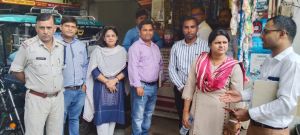 रेलवे स्टेशन एवं आसपास के दुकानों में तंबाकू उत्पाद बेचने पर चालानी कार्रवाई रेलवे स्टेशन एवं आसपास के दुकानों में तंबाकू उत्पाद बेचने पर चालानी कार्रवाई