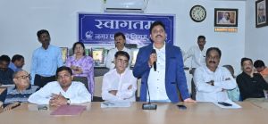 अपर आयुक्त अशोक द्विवेदी के साथ अन्य 6 कर्मचारी सेवानिवृत्त हुए अपर आयुक्त अशोक द्विवेदी के साथ अन्य 6 कर्मचारी सेवानिवृत्त हुए