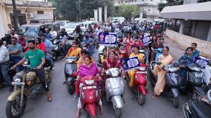 मतदाताओं को जागरूक करने के लिए जिला निर्वाचन अधिकारी एवं कलेक्टर डॉ. गौरव सिंह के नेतृत्व में हुई बाईक रैली