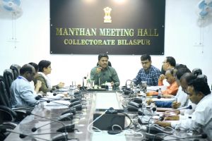 कलेक्टर ने की पीएम सूर्यघर बिजली योजना की समीक्षा कलेक्टर ने की पीएम सूर्यघर बिजली योजना की समीक्षा