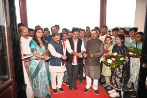 कृषि अनुसांधान केन्द्र किसानों को वैज्ञानिक पद्धतियों से जोड़ते हुए उनकी आय बढ़ाने में मदद करेगा-उपमुख्यमंत्री विजय शर्मा कृषि अनुसांधान केन्द्र किसानों को वैज्ञानिक पद्धतियों से जोड़ते हुए उनकी आय बढ़ाने में मदद करेगा-उपमुख्यमंत्री विजय शर्मा