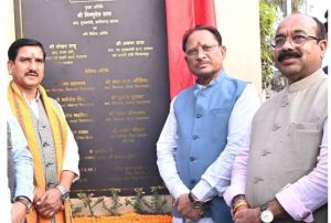 सकरी की सड़क अब नहीं रही संकरी, उन्नयन से हुई चौड़ी सकरी की सड़क अब नहीं रही संकरी, उन्नयन से हुई चौड़ी