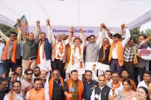 रायपुर दक्षिण में प्रचंड जीत पर सांसद बृजमोहन अग्रवाल ने दी बधाई रायपुर दक्षिण में प्रचंड जीत पर सांसद बृजमोहन अग्रवाल ने दी बधाई