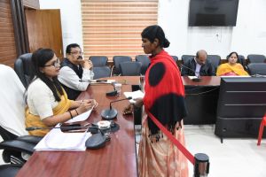  भू-अर्जन क्षतिपूर्ति राशि की मांग, जनदर्शन में लगाई गुहार