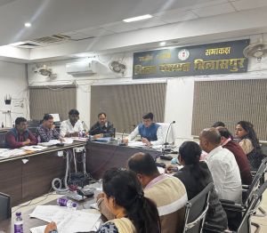  प्रधानमंत्री आवासों के निर्माण कार्य में तेजी लाने कलेक्टर के निर्देश