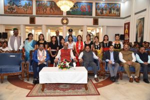  शबरी कल्याण आश्रम की छात्राओं ने राज्यपाल को दी असम-नागालैंड राज्य स्थापना दिवस की शुभकामनाएँ