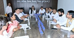 महापौर नीरज पाल की अध्यक्षता में महापौर परिषद की बैठक 