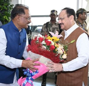 छत्तीसगढ़ के जनादेश परब में शामिल होने केन्द्रीय स्वास्थ्य मंत्री श्री नड्डा रायपुर पहुंचे छत्तीसगढ़ के जनादेश परब में शामिल होने केन्द्रीय स्वास्थ्य मंत्री श्री नड्डा रायपुर पहुंचे