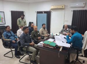 स्थानीय निकाय चुनाव को लेकर राजनीतिक दलों की बैठक आयोजित स्थानीय निकाय चुनाव को लेकर राजनीतिक दलों की बैठक आयोजित