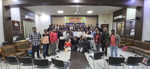 रेडक्रॉस ने प्राथमिक चिकित्सा की जानकारी देने लगाया प्रशिक्षण शिविर रेडक्रॉस ने प्राथमिक चिकित्सा की जानकारी देने लगाया प्रशिक्षण शिविर