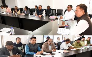 संभागायुक्त एस.एन. राठौर ने संभागस्तर पर विभागवार कार्यों की समीक्षा की संभागायुक्त एस.एन. राठौर ने संभागस्तर पर विभागवार कार्यों की समीक्षा की