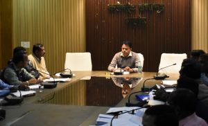 कलेक्टर ने ’जल जतन अभियान’ के अंतर्गत चल रही गतिविधियों की समीक्षा की कलेक्टर ने ’जल जतन अभियान’ के अंतर्गत चल रही गतिविधियों की समीक्षा की