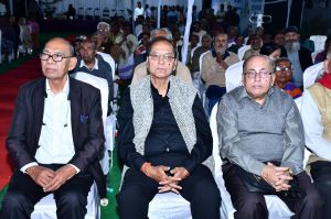 वरिष्ठ नागरिकों का किया गया सम्मान वरिष्ठ नागरिकों का किया गया सम्मान