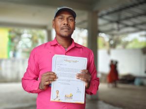  प्रधानमंत्री आवास योजना से नया आशियाना पाकर  खुशहाल जीवन-यापन कर रहा है किसान कन्हैया