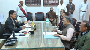 कर्मचारी जनदर्षन में कलेक्टर ने अधिकारी-कर्मचारियों की सुनी समस्याएं