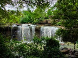  प्राकृतिक जलप्रपात, घने वन और धार्मिक स्थल के रूप में प्रसिद्ध है माॅ सियादेवी नारागांव